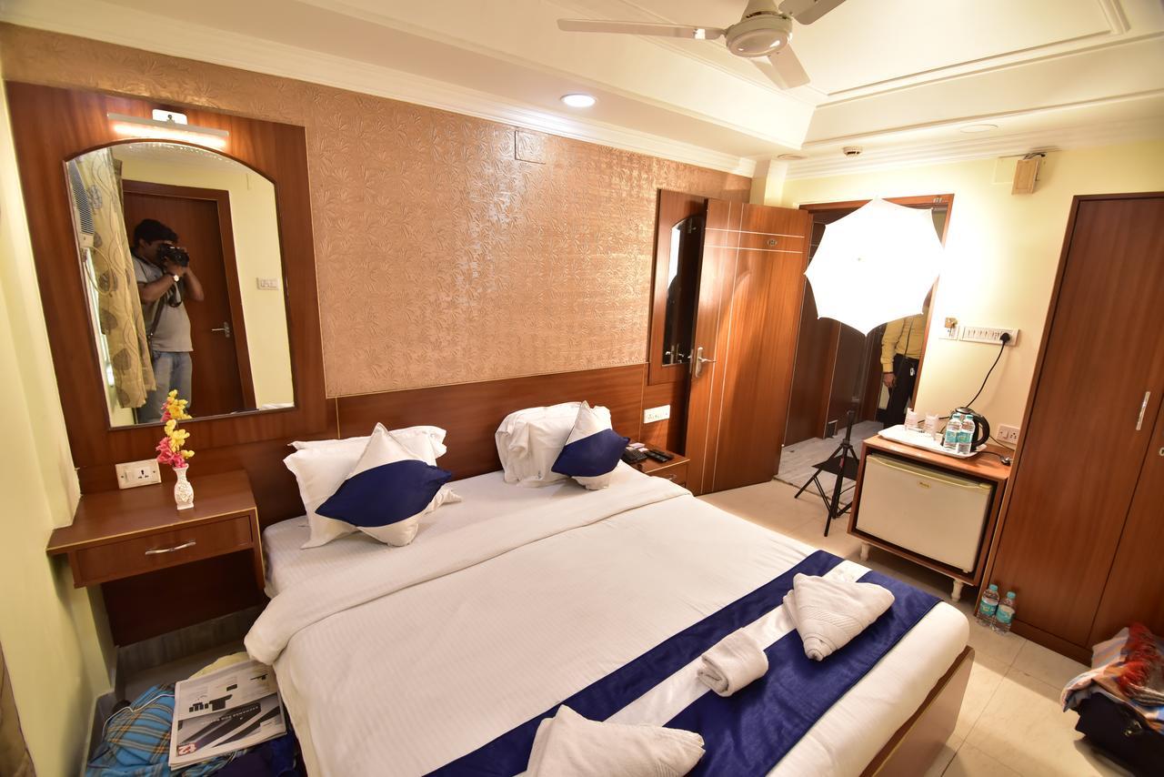 כלכותה Hotel Presidency Inn מראה חיצוני תמונה