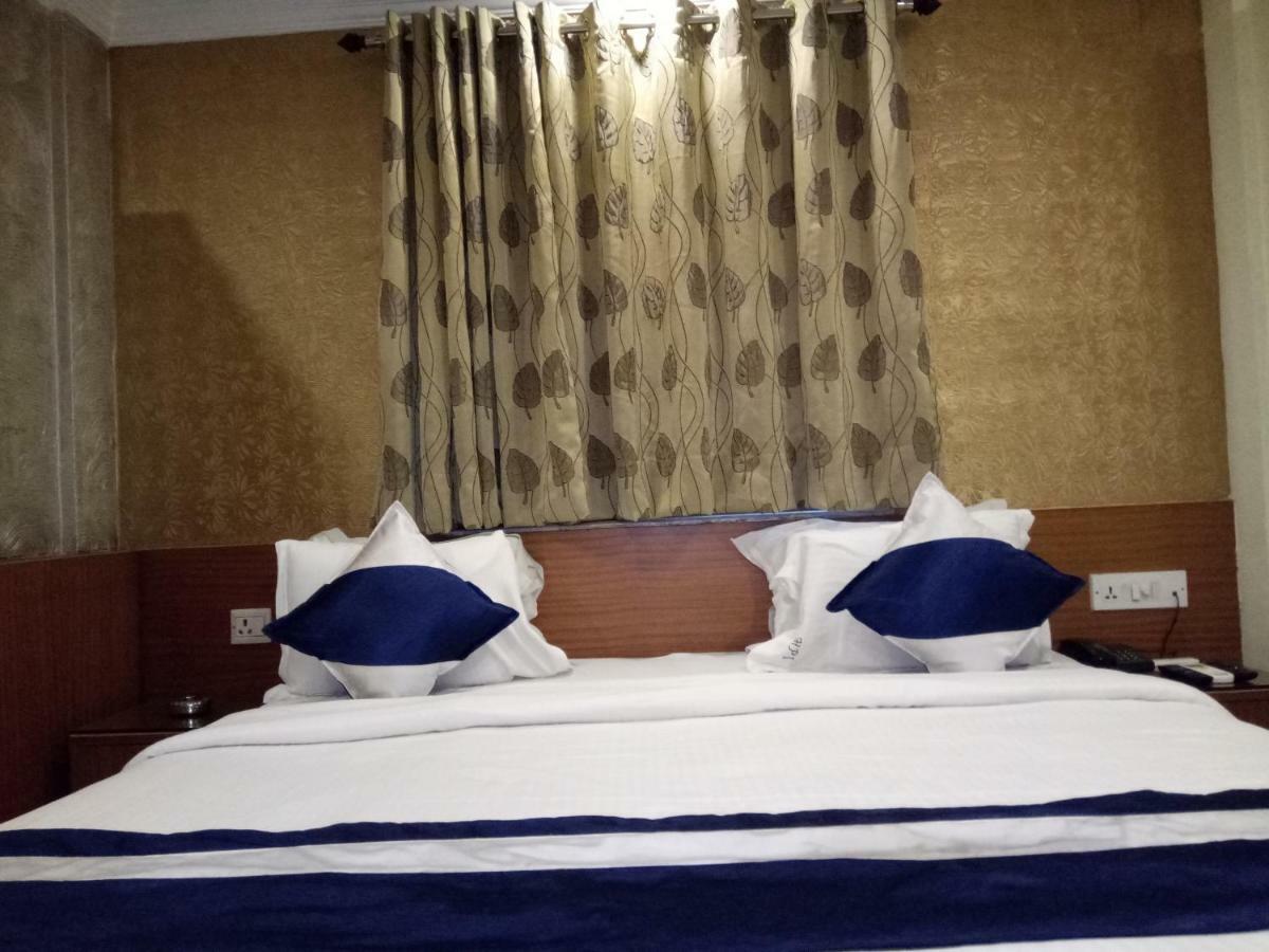 כלכותה Hotel Presidency Inn מראה חיצוני תמונה