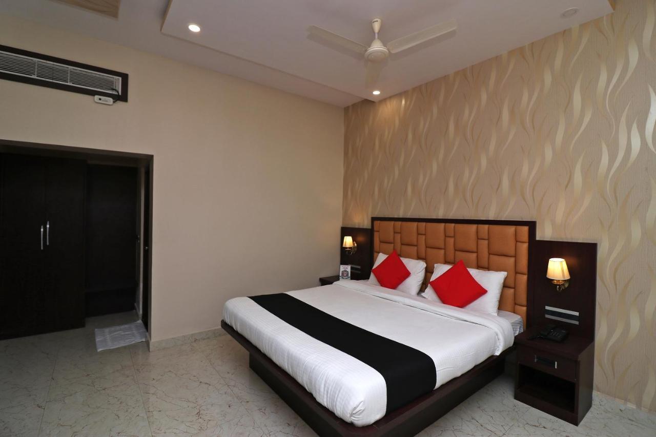 כלכותה Hotel Presidency Inn מראה חיצוני תמונה