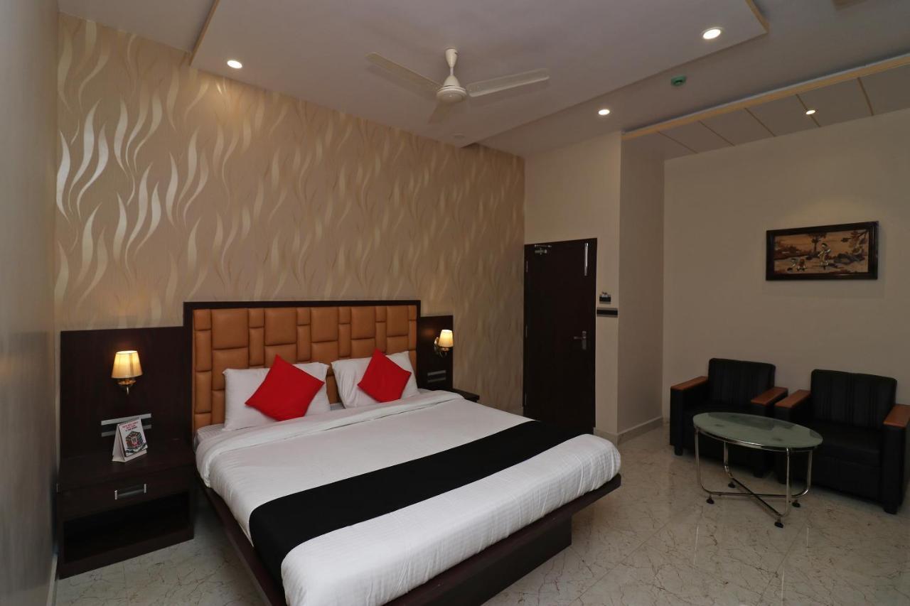 כלכותה Hotel Presidency Inn מראה חיצוני תמונה