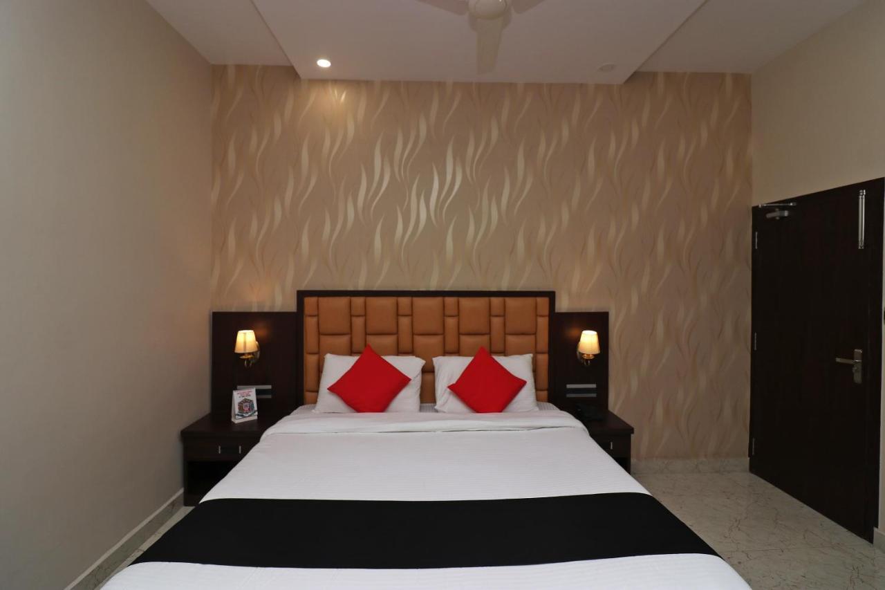 כלכותה Hotel Presidency Inn מראה חיצוני תמונה