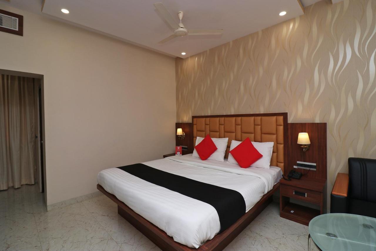 כלכותה Hotel Presidency Inn מראה חיצוני תמונה